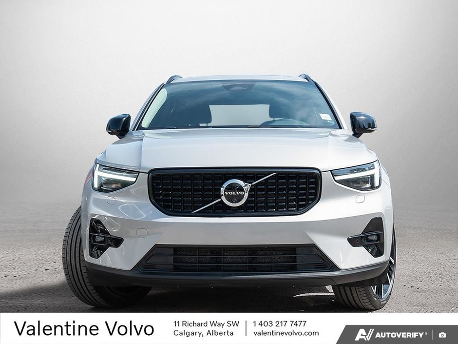 2024 Volvo XC40 Ultimate Dark Theme-1