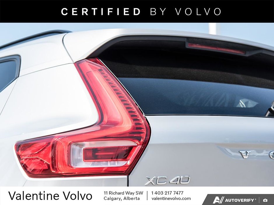 2024 Volvo XC40 Ultimate Dark Theme-10