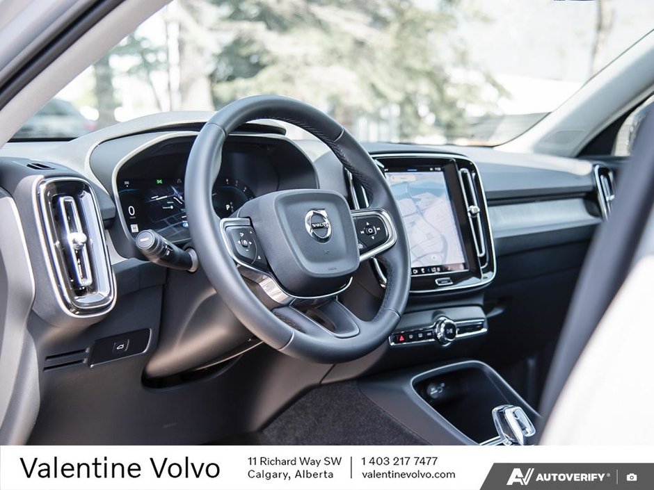 2024 Volvo XC40 Ultimate Dark Theme-11