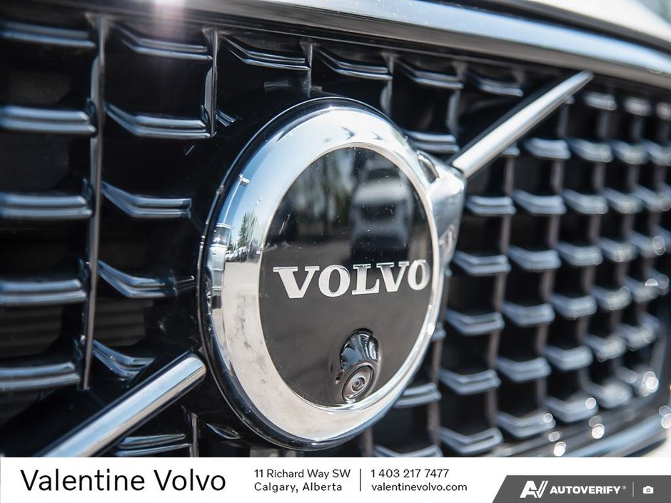 2024 Volvo XC40 Ultimate Dark Theme-8