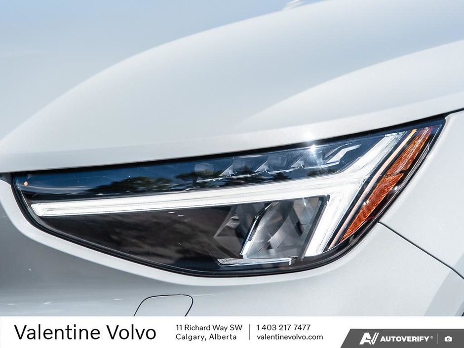 2024 Volvo XC40 Plus Bright Theme-8