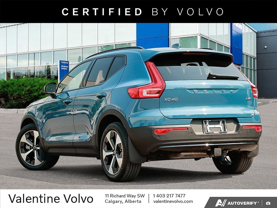 2024 Volvo XC40 Plus Dark Theme-3