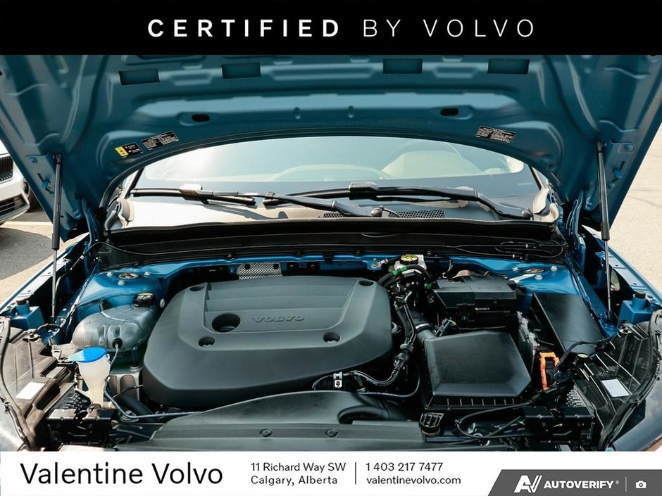 2024 Volvo XC40 Plus Dark Theme-8