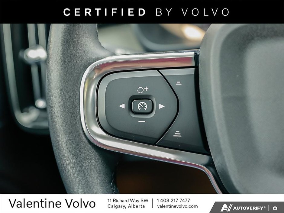 2024 Volvo XC40 Plus Dark Theme-16