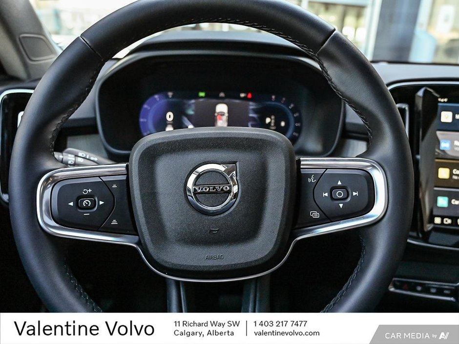 2025 Volvo XC40 Plus Dark Theme-12