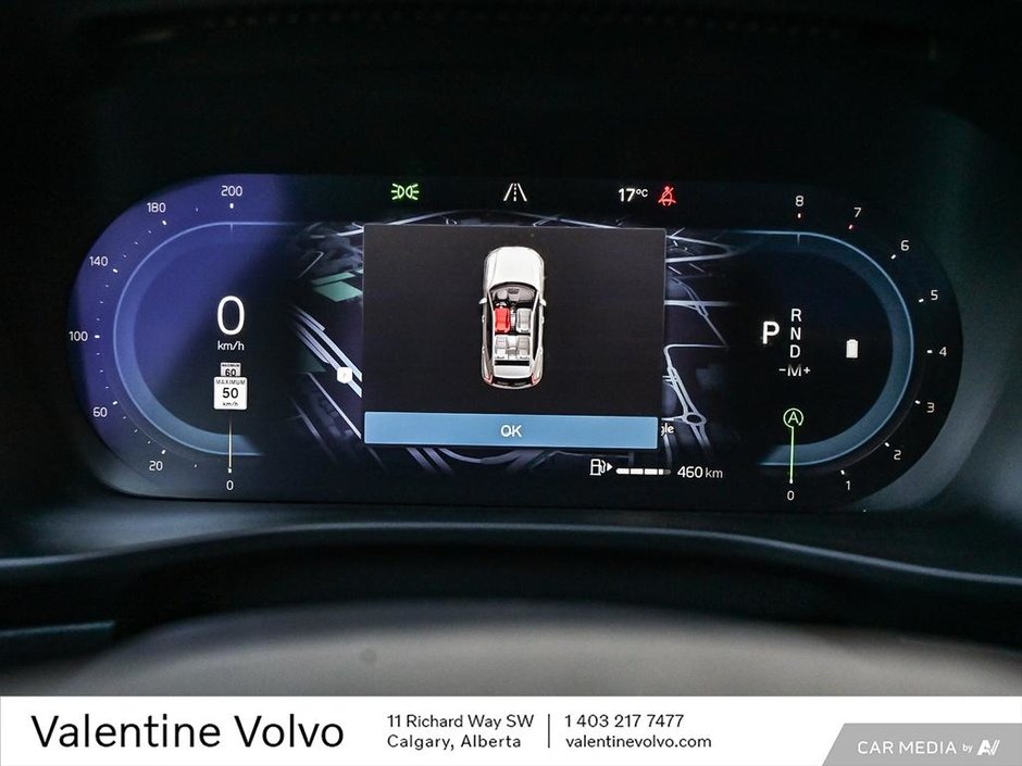 2025 Volvo XC40 Plus Dark Theme-13