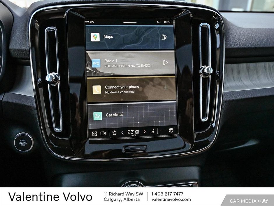 2025 Volvo XC40 Plus Dark Theme-19