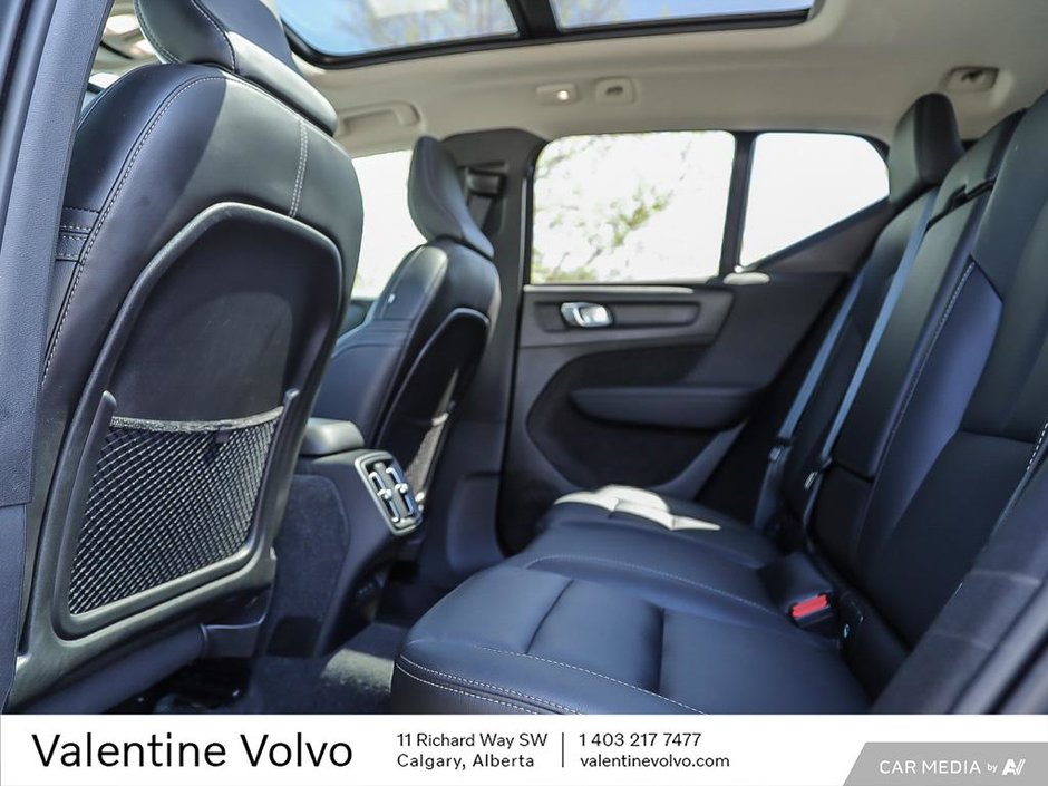 2025 Volvo XC40 Ultra Dark Theme-23