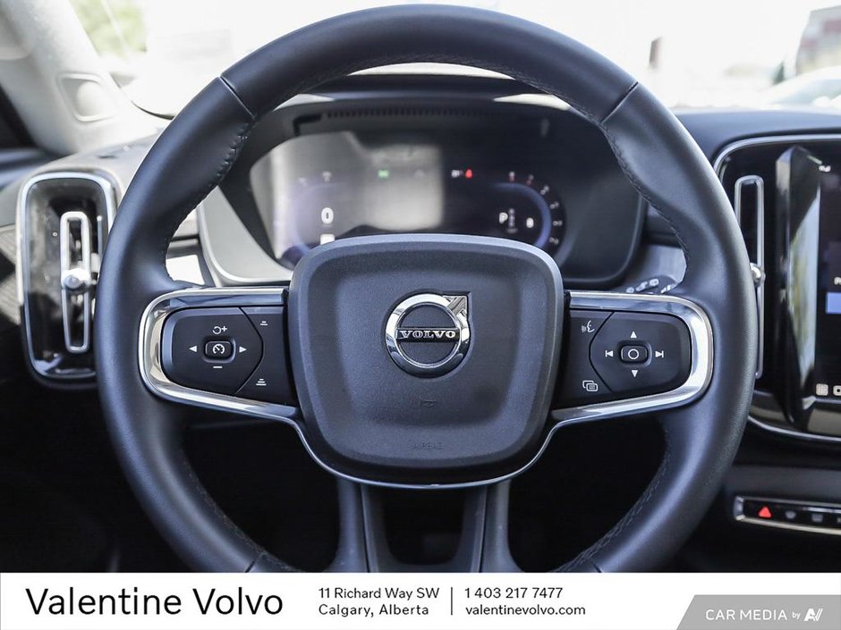 2025 Volvo XC40 Ultra Dark Theme-13