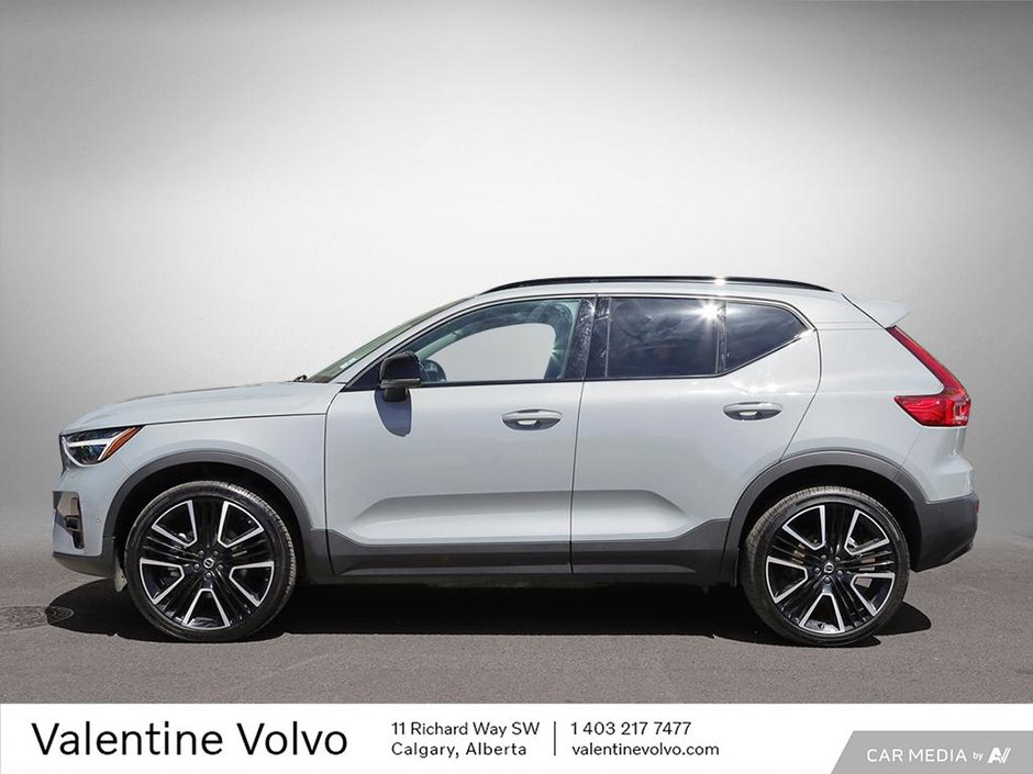 2025 Volvo XC40 Ultra Dark Theme-2