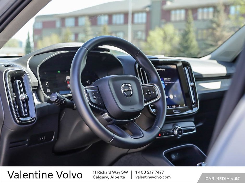 2025 Volvo XC40 Ultra Dark Theme-12