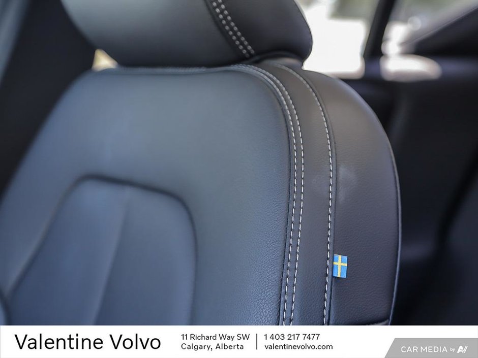 2025 Volvo XC40 Ultra Dark Theme-22