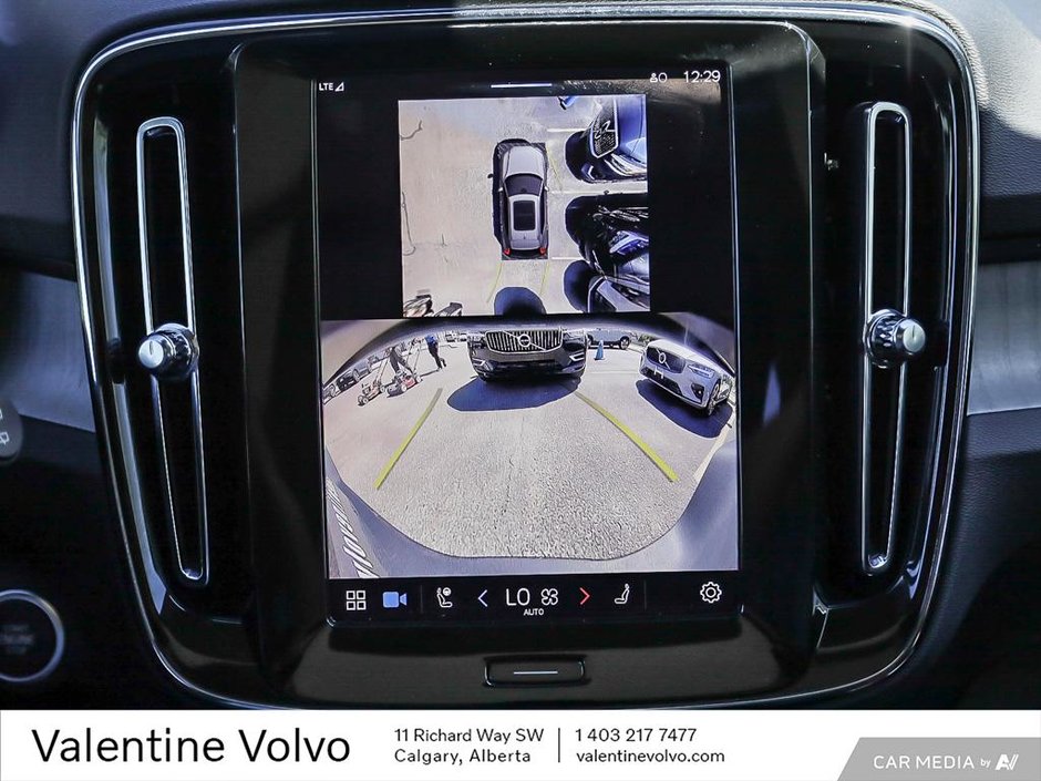 2025 Volvo XC40 Ultra Dark Theme-26