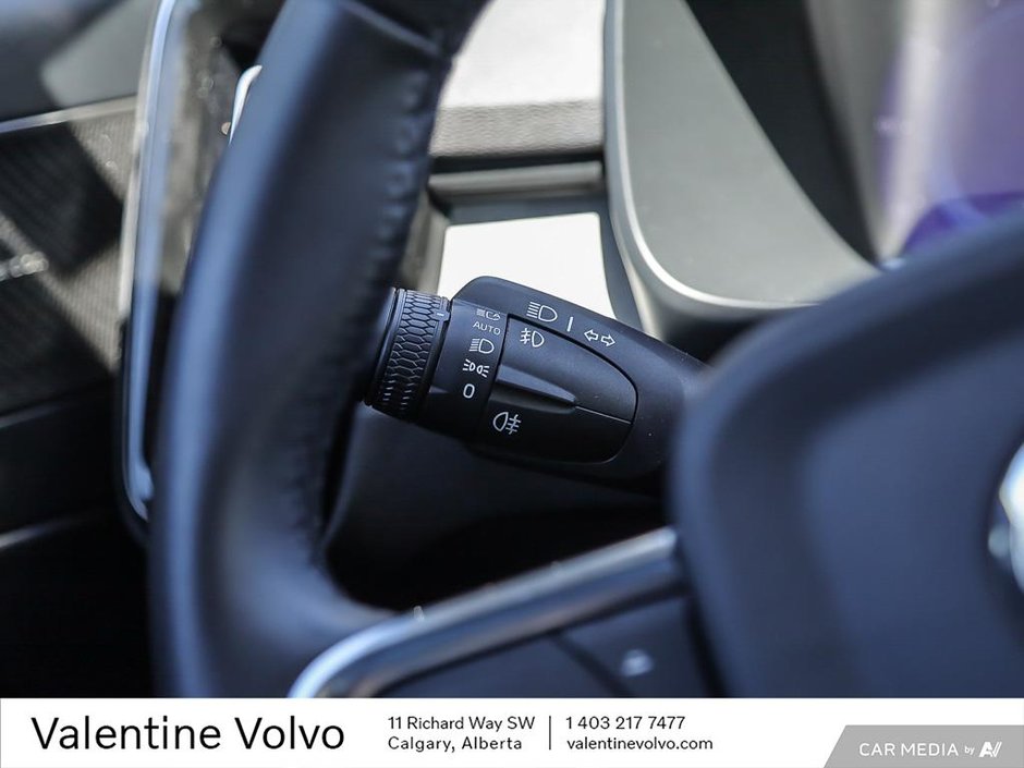2025 Volvo XC40 Ultra Dark Theme-15