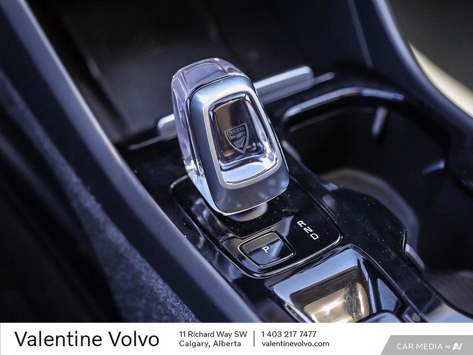 2025 Volvo XC40 Ultra Dark Theme-18
