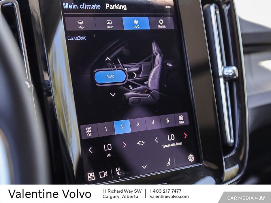 2025 Volvo XC40 Ultra Dark Theme-19