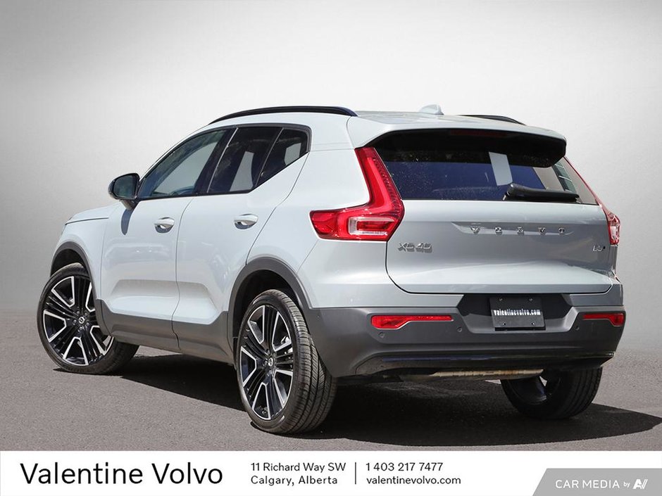 2025 Volvo XC40 Ultra Dark Theme-3