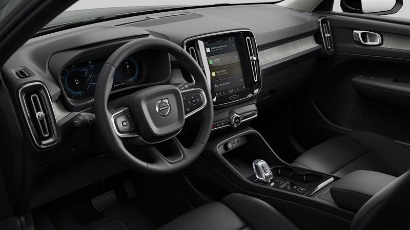 2025 Volvo XC40 Plus Dark-3