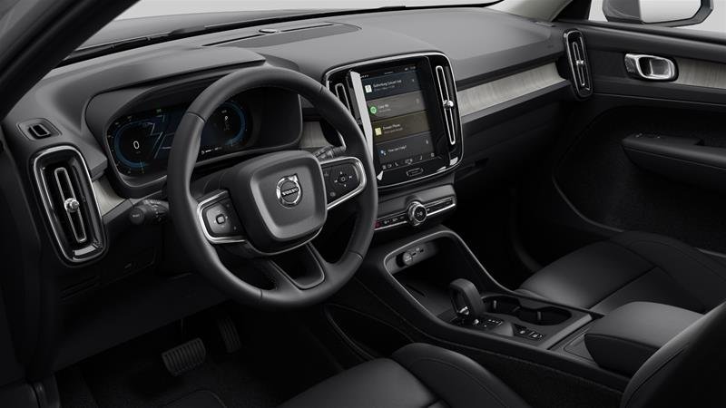 2025 Volvo XC40 Core Bright-2