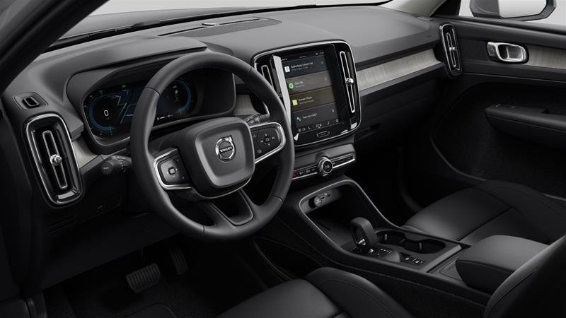2025 Volvo XC40 Core Bright-2