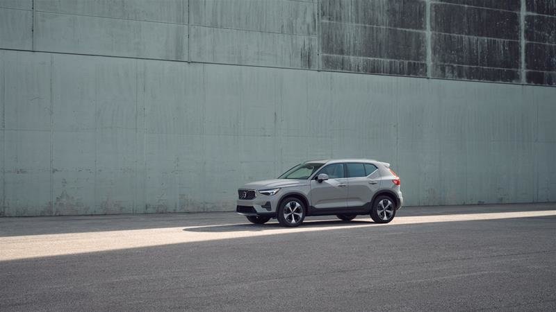 2025 Volvo XC40 Core Bright-4