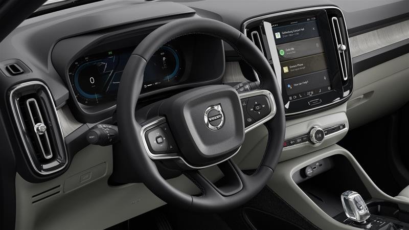 2025 Volvo XC40 Plus Dark-4