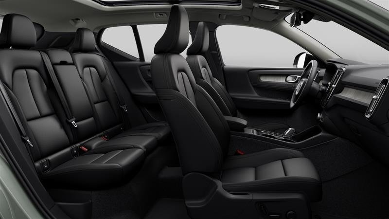 2025 Volvo XC40 Ultra Dark-3