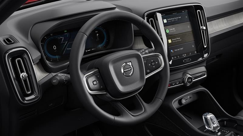 2025 Volvo XC40 Plus Dark-4