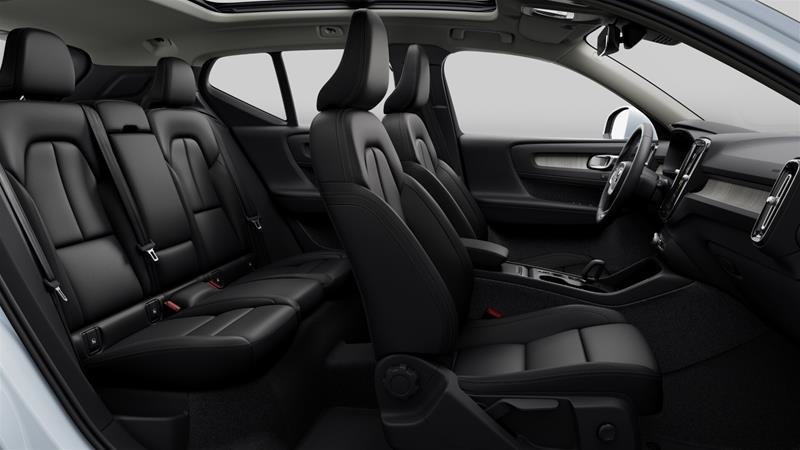 2025 Volvo XC40 Core Bright-3
