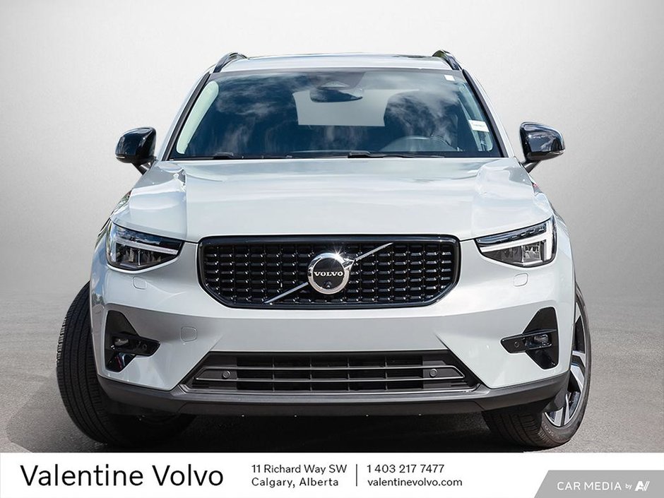 2025 Volvo XC40 Plus Dark Theme-1