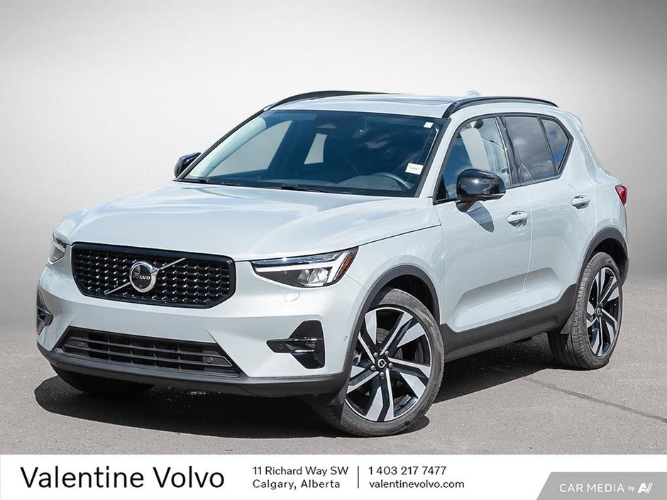 2025 Volvo XC40 Plus Dark Theme-0
