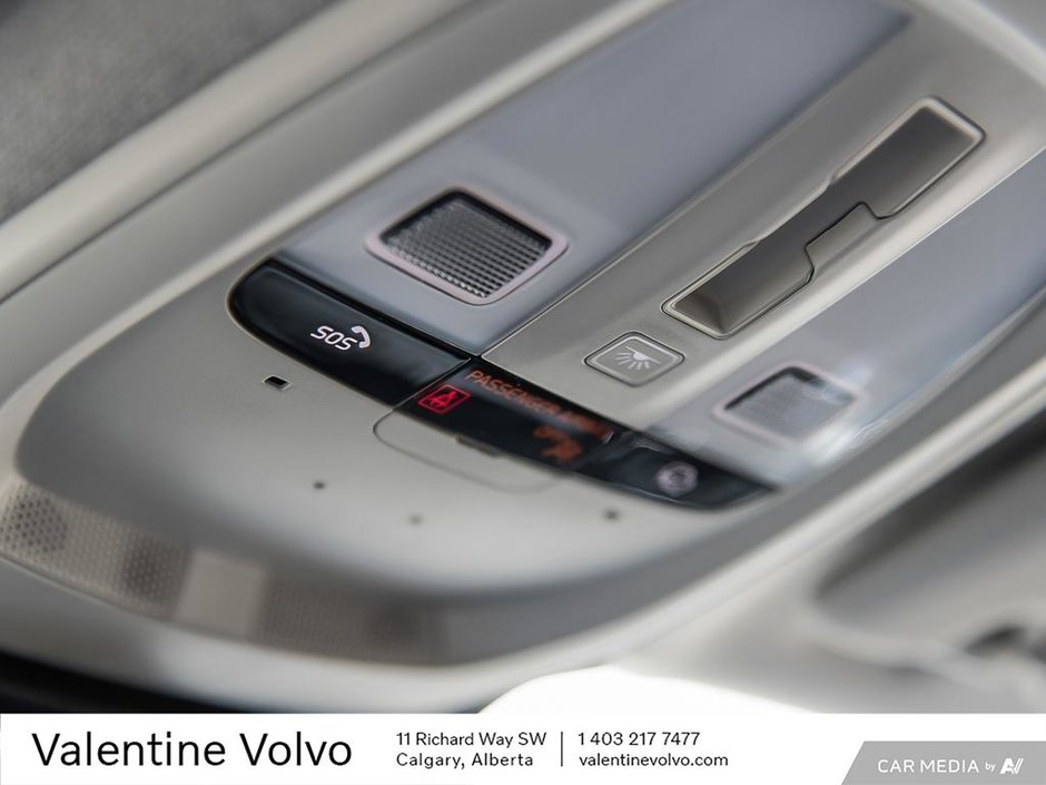 2025 Volvo XC40 Plus Dark Theme-21