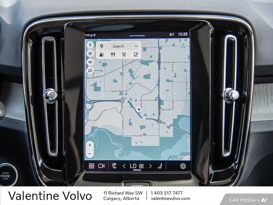 2025 Volvo XC40 Plus Dark Theme-20