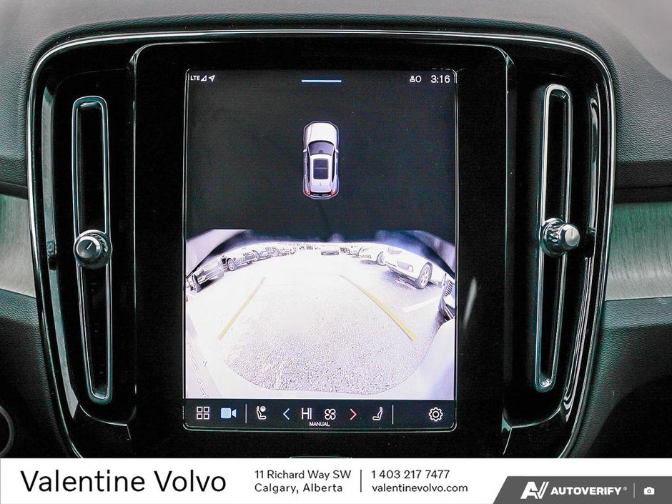 2025 Volvo XC40 Core Bright Theme-25