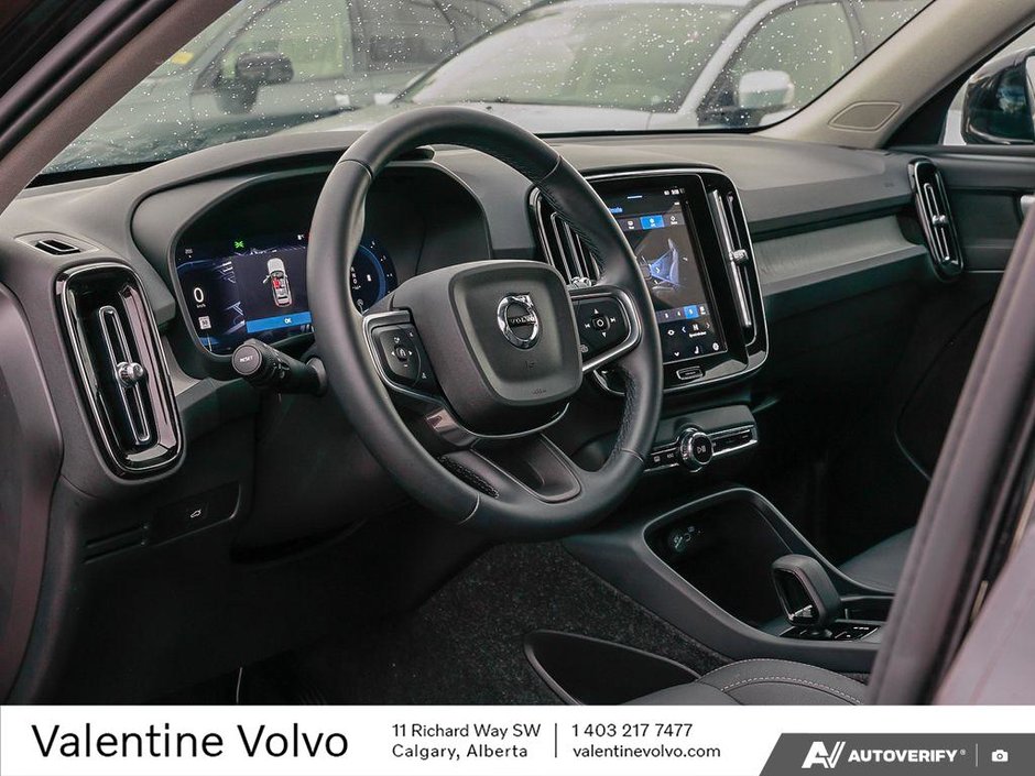 2025 Volvo XC40 Core Bright Theme-12