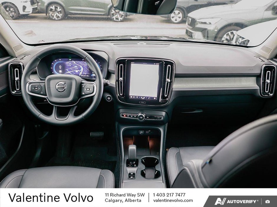 2025 Volvo XC40 Core Bright Theme-24