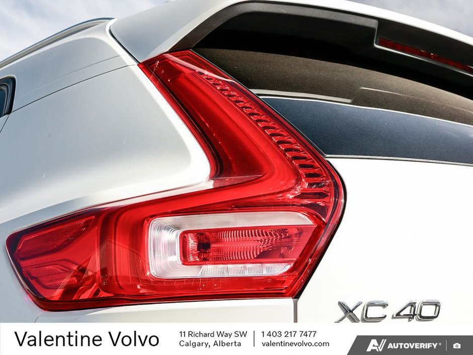 2025 Volvo XC40 Core Bright Theme-11