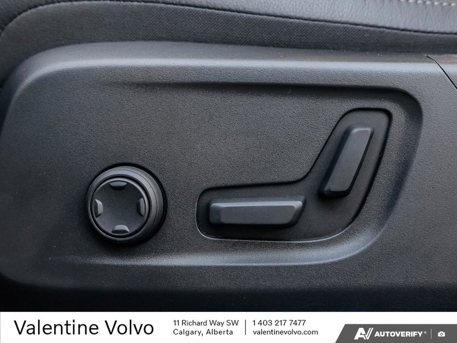 2025 Volvo XC40 Core Bright Theme-26