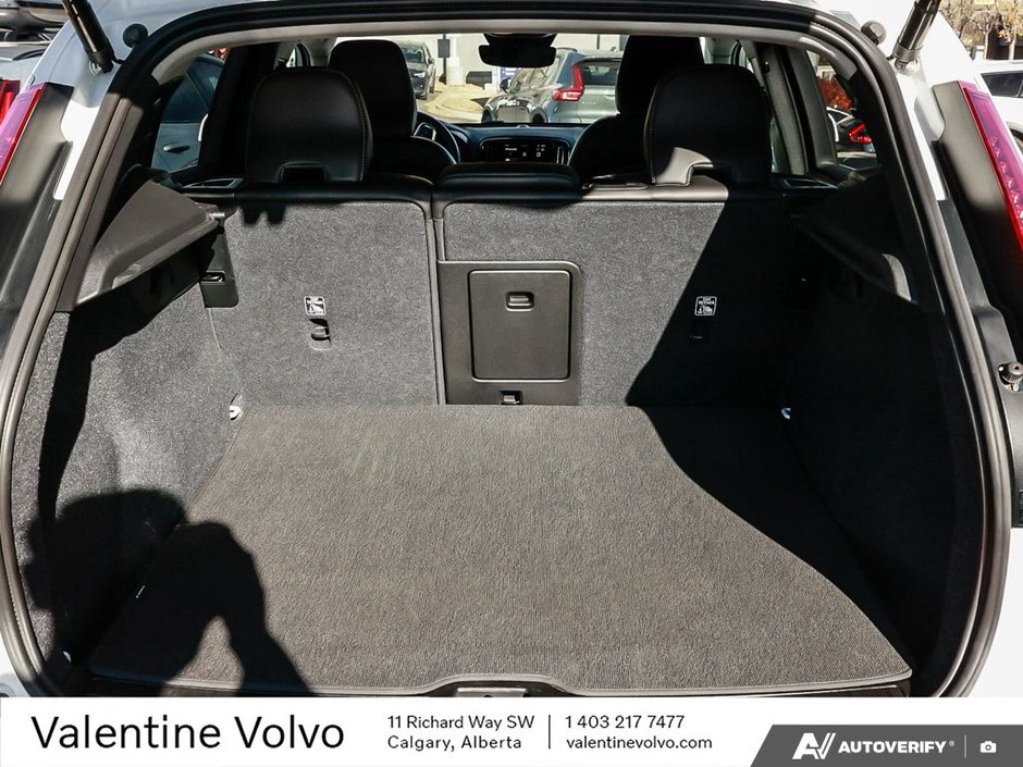 2025 Volvo XC40 Core Bright Theme-10