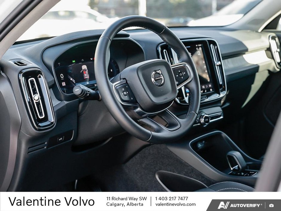 2025 Volvo XC40 Core Bright Theme-12