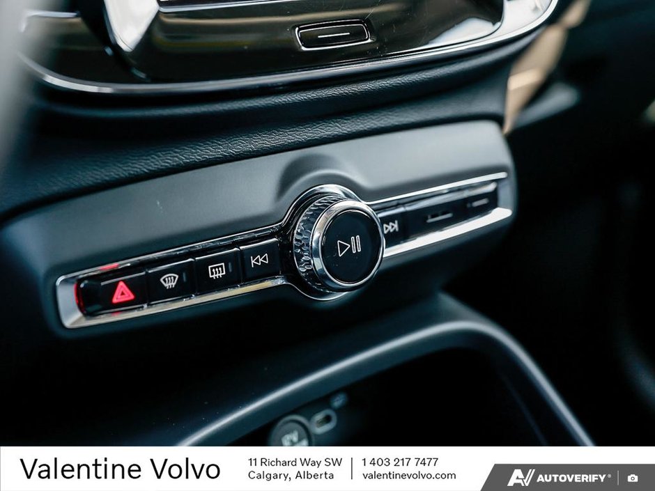 2025 Volvo XC40 Core Bright Theme-19