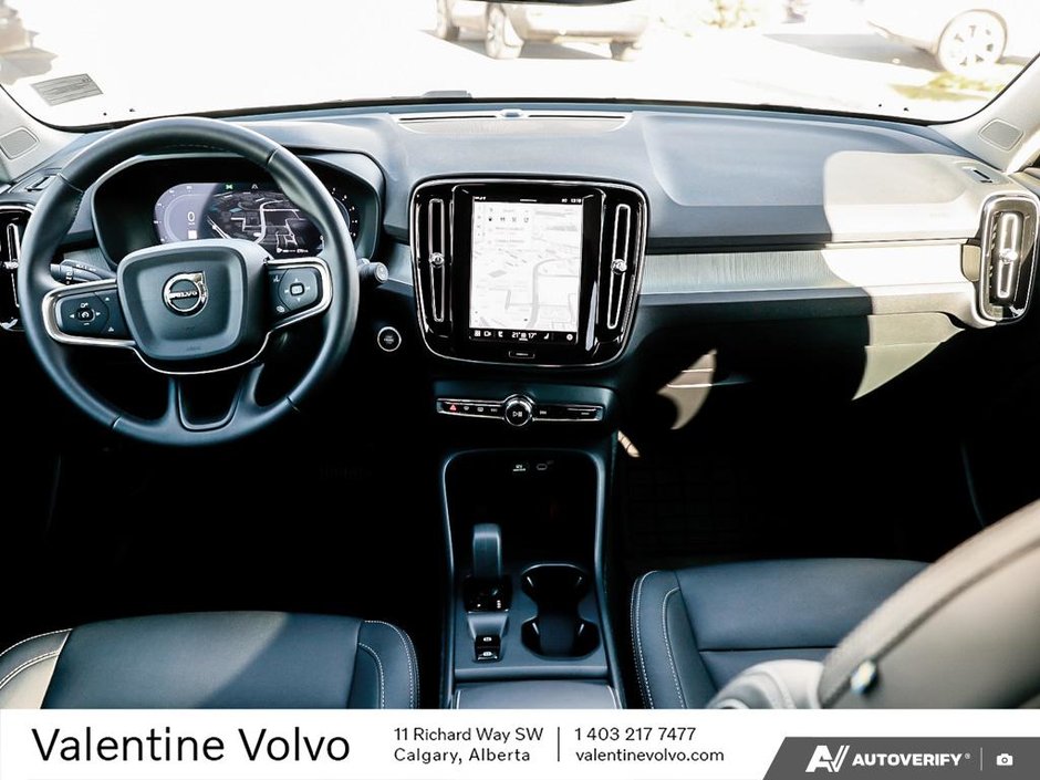 2025 Volvo XC40 Core Bright Theme-24