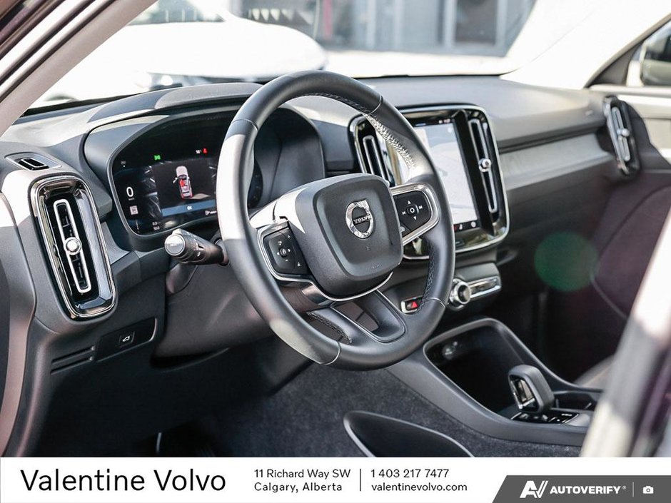 2025 Volvo XC40 Core Bright Theme-12