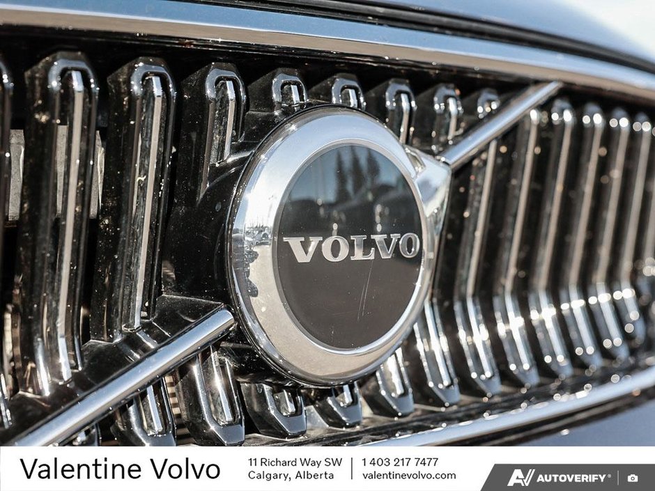 2025 Volvo XC40 Core Bright Theme-8