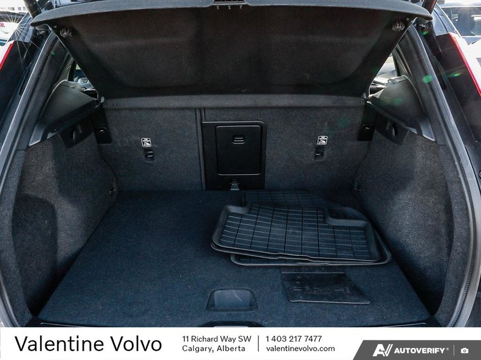 2025 Volvo XC40 Core Bright Theme-10