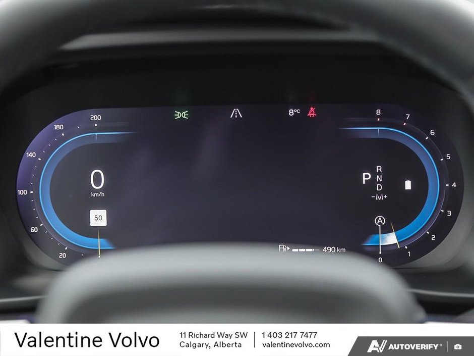 2025 Volvo XC40 Plus Dark Theme-14