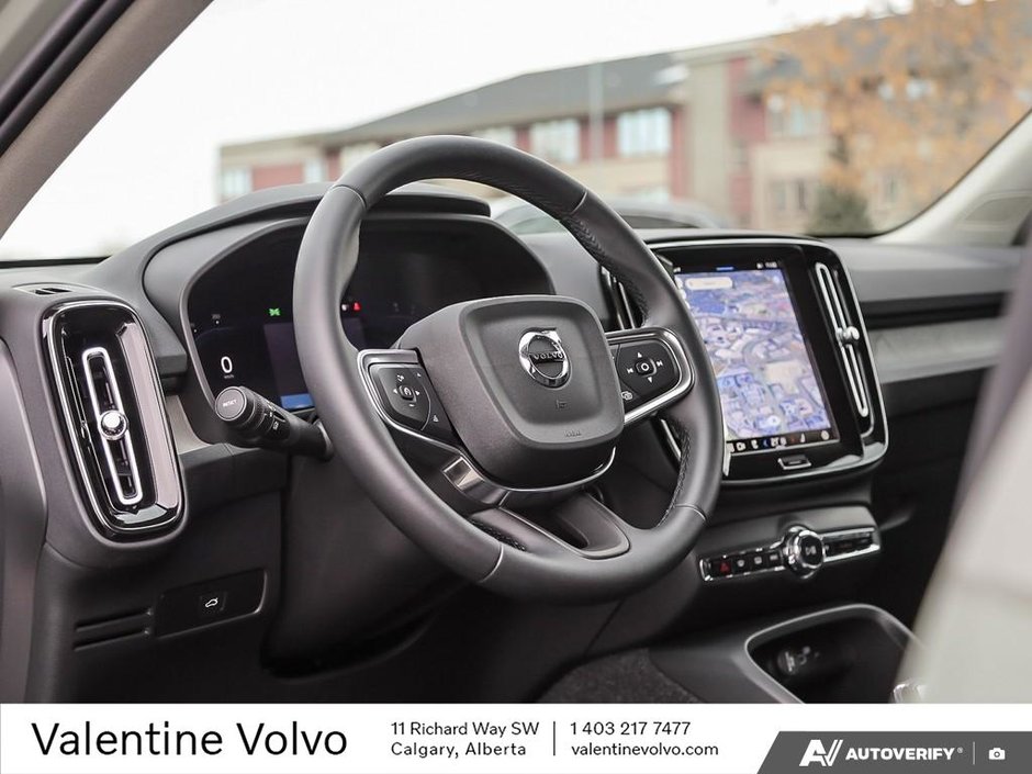2025 Volvo XC40 Plus Dark Theme-12