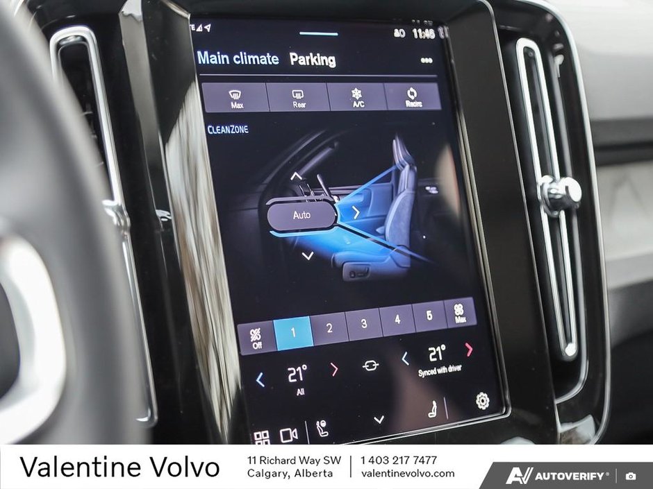 2025 Volvo XC40 Plus Dark Theme-19