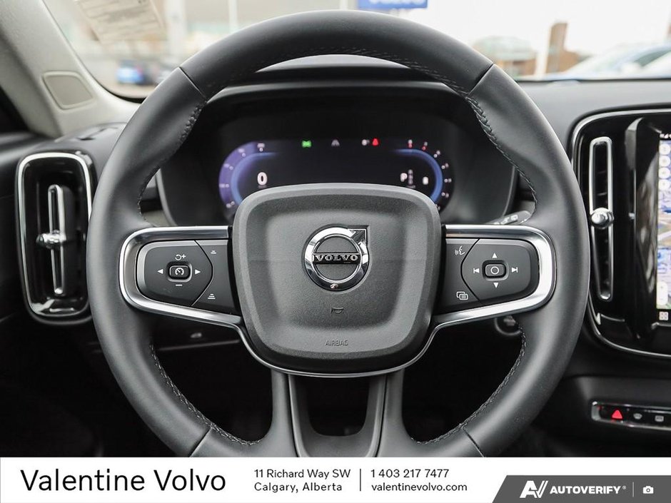 2025 Volvo XC40 Plus Dark Theme-13