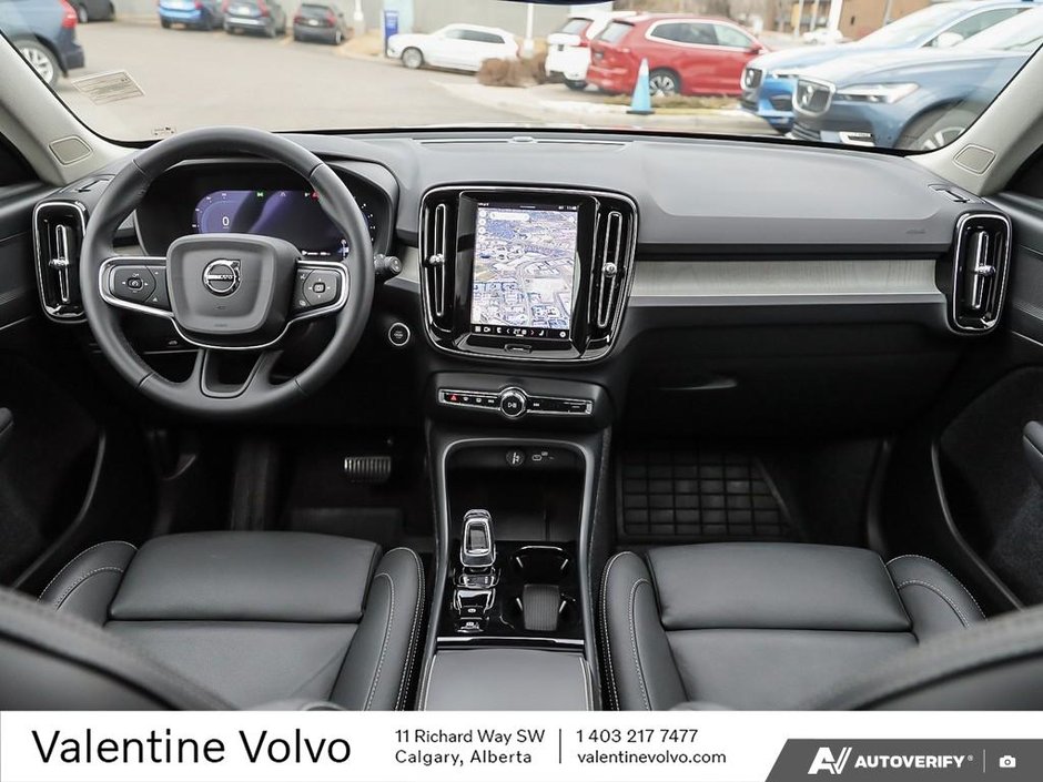 2025 Volvo XC40 Plus Dark Theme-24